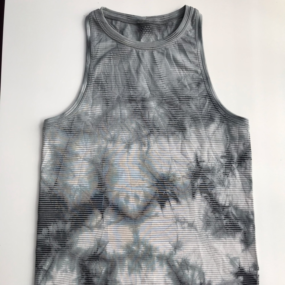 EUC lululemon High Neck Swiftly Tank - Shibori Print